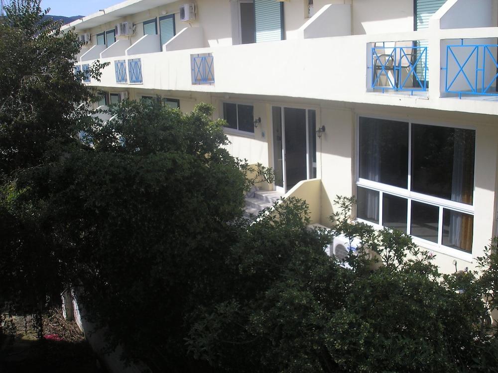 Francisco Beach Hotel Agios Andreas  Exterior photo