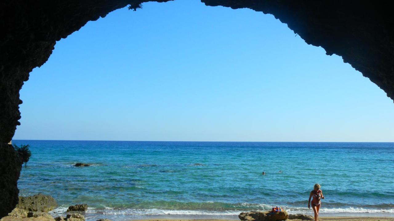 Francisco Beach Hotel Agios Andreas  Exterior photo